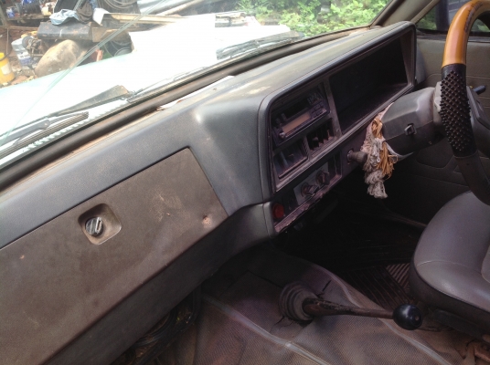 ขาย Isuzu KB. Cab. 2.500cc. เล่มทะเบียนพร้อมโอน