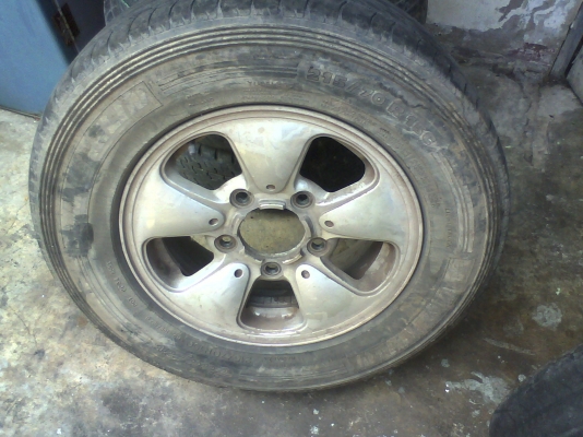 ยางรถ 215/70 R15c  พร้อมกระทะเกียสปอร์ตเทจ