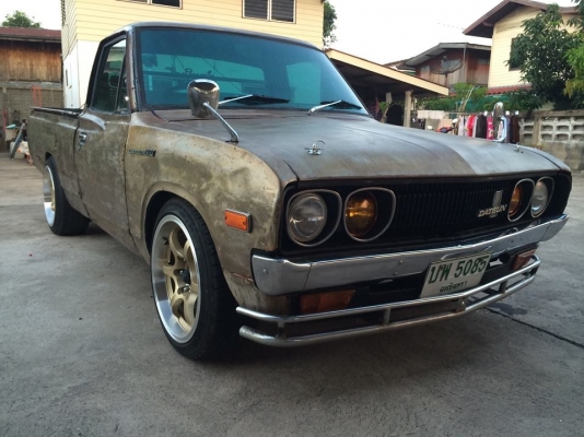 Datsun ช้างเหยียบ Datsun ช้างเหยียบ