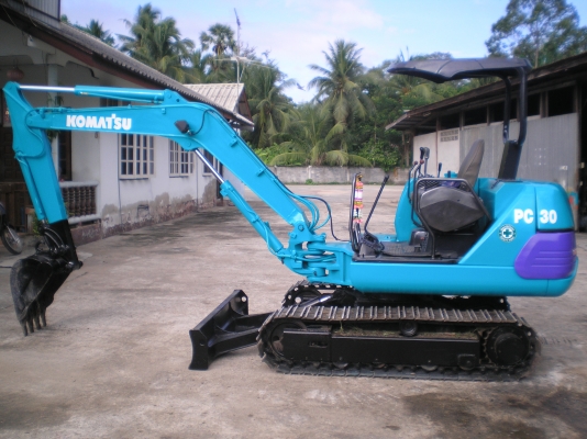 ขายแบคโฮ KOMATSU PC 30-7 ขายแบคโฮ KOMATSU PC 30-7