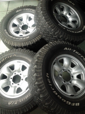 กะทะ 6รู Vigo ของใหม่ + BF All 265/75/16 ปี09 กะทะ 6รู Vigo ของใหม่ + BF All 265/75/16 ปี09