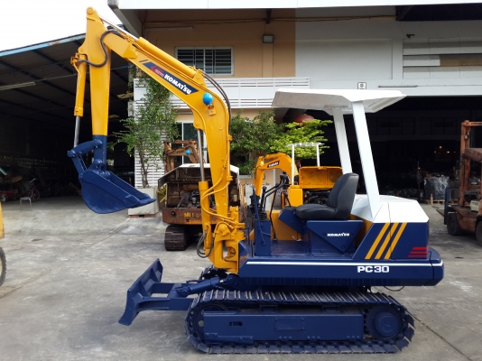 ขาย รถขุด KOMATSU รุ่น PC30-5-แทร็กเหล็ก มือสองญี่ปุ่น