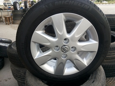 ขายล้อแม็กNISSAN March ขอบ15 พร้อมยาง ปี12 4 ล้อ