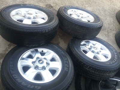 ขายล้อแม็ก Chevrolet trail blazer ขอบ 16 นิ้ว พร้อมยางปี10 4 ล้อ