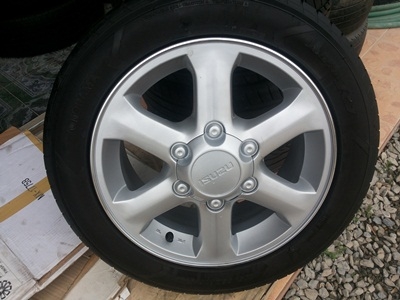 ขายล้อแม็กISUZU GOLD series 16 นิ้ว พร้อมยาง 4 ล้อ