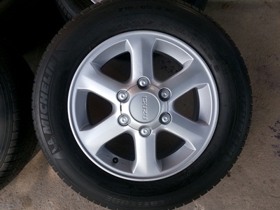 ขายล้อแม็กISUZU GOLD series 16 นิ้วพร้อมยาง215/65/16 4 ล้อ