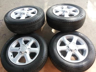 ขายล้อแม็กISUZU GOLD series 16 นิ้วพร้อมยาง215/65/16 4 ล้อ