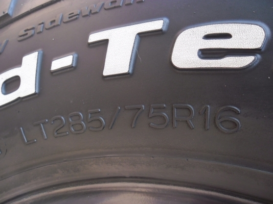 BF mud KM2 285/75R16 ดอกเต็ม สภาพเหมือนใหม่ 1 ชุด BF mud KM2 285/75R16 ดอกเต็ม สภาพเหมือนใหม่ 1 ชุด