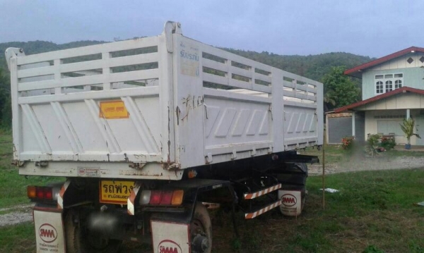 ขายหาง สามมิต.  2 เพลา. ปี 50  สนใจติดต่อ 081 - 6079515