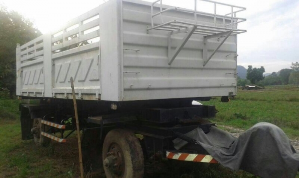 ขายหาง สามมิต.  2 เพลา. ปี 50  สนใจติดต่อ 081 - 6079515