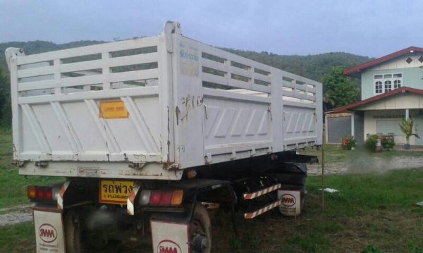 ขายหาง สามมิต.  2 เพลา. ปี 50  สนใจติดต่อ 081 - 6079515