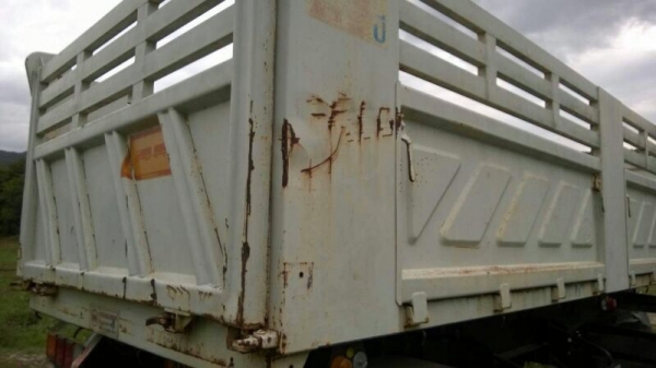 ขายหาง สามมิต.  2 เพลา. ปี 50  สนใจติดต่อ 081 - 6079515