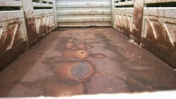 ขายหาง สามมิต.  2 เพลา. ปี 50  สนใจติดต่อ 081 - 6079515