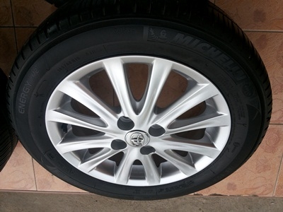 ขายล้อแม็กTOYOTA VIOS 12 ก้าน พร้อมยางปี12 4 ล้อ