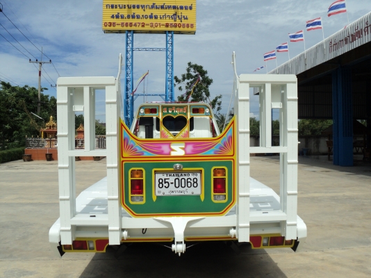 ขายรถอีซูซุเด้กก้า 10 ล้อ(ล้อเล็ก) เครื่องยนต์เทอร์โบอินเตอร์ กระบะบรรทุกรถเกี่ยวข้าว รถตีดิน