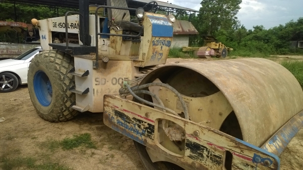 (ลงรายละเอียดใหม่...และลดราคา)รถบด10ตัน INGERSOLLRAN SD-00D H2-D4 สภาพดี ยางสวยเต็ม...