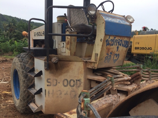 (ลงรายละเอียดใหม่...และลดราคา)รถบด10ตัน INGERSOLLRAN SD-00D H2-D4 สภาพดี ยางสวยเต็ม...