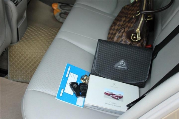 ขายถูกๆ งดพ่อค้า เบนซ์ตาถั่ว เจ้าของขายเอง เครื่องฝาดำ ออกรถที่DaimlerChrysler ปลายปี2003