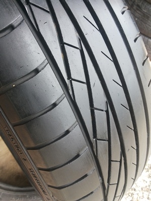 ขายยาง195/65/15 ปี 12/2เส้นปี11/2เส้น GOODYEAR Excellence 1 ชุด