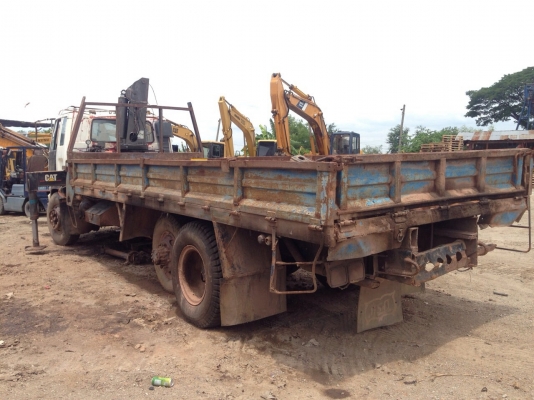 ขายรถสิบล้อ175เพลาเดียว เครื่องพัง ขายตามสภาพสนใจติดต่อ บอย 085-156-2313