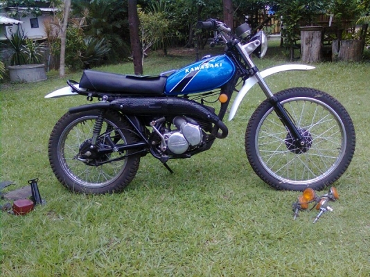 ขายkawasaki ke125สวยๆสีใหม่อะไหล่แท้ทั้งคันทะเบียนโอน38,000