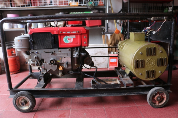 องปั่นไฟ Folk 5 kva ครบชุด ใช้กุญสตาร์ทได้ (แยกขายได้) ราคา 39000 บาท