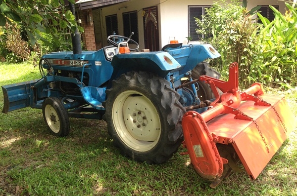 รถไถคูโบต้า รุ่น ZL2202, 22 แรงม้า 1เพลา สภาพดี พร้อมใช้งาน มีดันหน้า โรตารี่ เครื่องดี ยางดี เกียร์ดี ราคาคุยกันได้ครับ