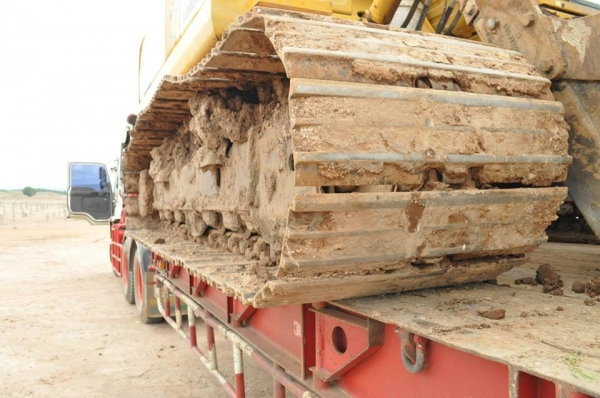 รถแบคโฮมือสอง Komatsu PC200-7 สภาพรถเยี่ยม 090-268-2646