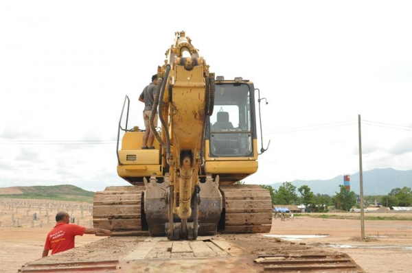 รถแบคโฮมือสอง Komatsu PC200-7 สภาพรถเยี่ยม 090-268-2646