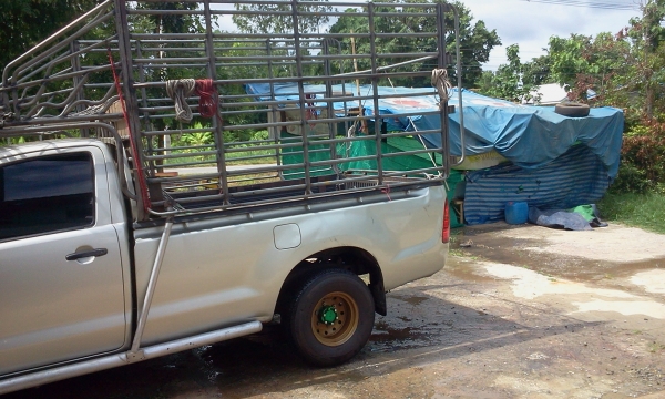 ขายคอกพร้อมเพลาลอยใส่vigoรายระเอียดด้านในครับ ขายคอกพร้อมเพลาลอยใส่vigoรายระเอียดด้านในครับ