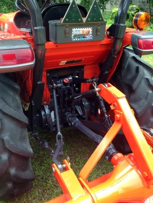 รถไถคูโบต้า รุ่นL3608 4WD 36 แรงม้า 2เพลา สภาพดีพร้อมใข้งาน มีดันหน้า โรตารี่ เครื่องดี ยางดี เกียร์ดี ราคาคุยกันได้ครับ