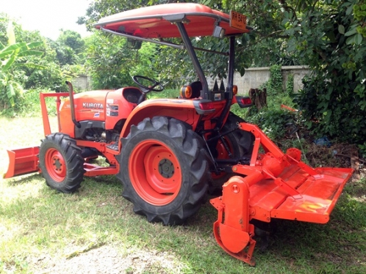 รถไถคูโบต้า รุ่นL3608 4WD 36 แรงม้า 2เพลา สภาพดีพร้อมใข้งาน มีดันหน้า โรตารี่ เครื่องดี ยางดี เกียร์ดี ราคาคุยกันได้ครับ
