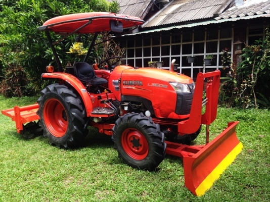 รถไถคูโบต้า รุ่นL3608 4WD 36 แรงม้า 2เพลา สภาพดีพร้อมใข้งาน มีดันหน้า โรตารี่ เครื่องดี ยางดี เกียร์ดี ราคาคุยกันได้ครับ