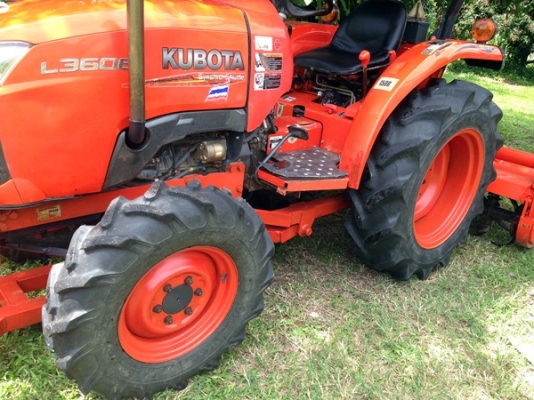 รถไถคูโบต้า รุ่นL3608 4WD 36 แรงม้า 2เพลา สภาพดีพร้อมใข้งาน มีดันหน้า โรตารี่ เครื่องดี ยางดี เกียร์ดี ราคาคุยกันได้ครับ