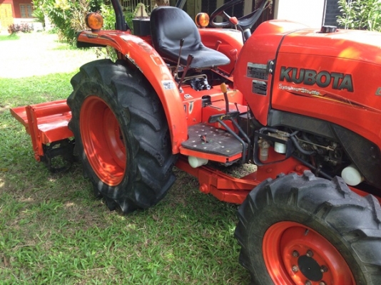 รถไถคูโบต้า รุ่นL3608 4WD 36 แรงม้า 2เพลา สภาพดีพร้อมใข้งาน มีดันหน้า โรตารี่ เครื่องดี ยางดี เกียร์ดี ราคาคุยกันได้ครับ