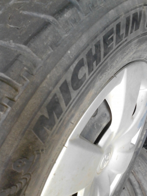 กะทะล้อ 5 รู ขอบ15 รถกระบะ พร้อมยาง MICHELIN 205/70R15 มีครบชุด 4 ล้อ TEL.081-427-3941 กะทะล้อ 5 รู ขอบ15 รถกระบะ พร้อมยาง MICHELIN 205/70R15 มีครบชุด 4 ล้อ TEL.081-427-3941