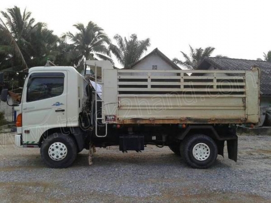 รถบรรทุก 6 ล้อ HINO ปี 49 รถบรรทุก 6 ล้อ HINO ปี 49