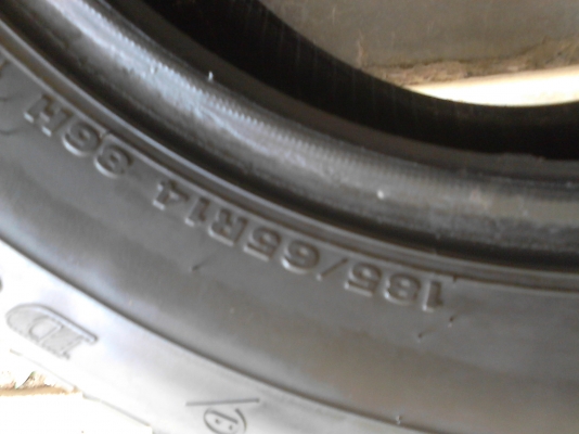 185/65R14 BRIDGESTONE และ DUNLOP สภาพสวย มี 2 เส้น TEL.081-427-3941 185/65R14 BRIDGESTONE และ DUNLOP สภาพสวย มี 2 เส้น TEL.081-427-3941