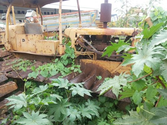 ขายรถแทรกเตอร์D4สภาพดีพร้อมใช้งาน