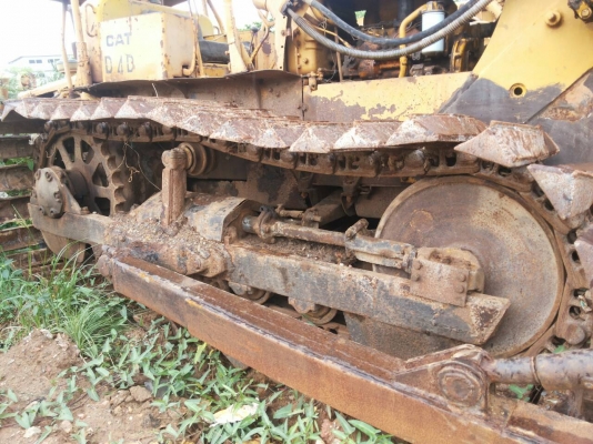 ขายรถแทรกเตอร์D4สภาพดีพร้อมใช้งาน