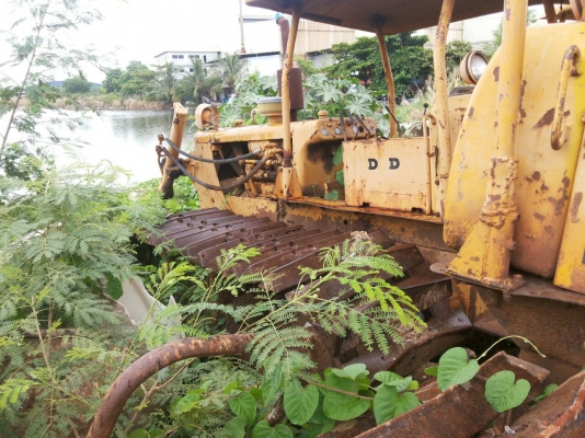 ขายรถแทรกเตอร์D4สภาพดีพร้อมใช้งาน