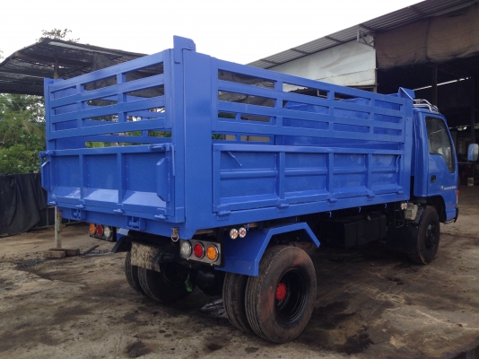 6ล้อดั้มอีซูซุNPR/120HPกะบะดั้มสามมิตร