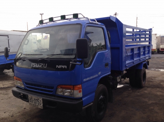 6ล้อดั้มอีซูซุNPR/120HPกะบะดั้มสามมิตร