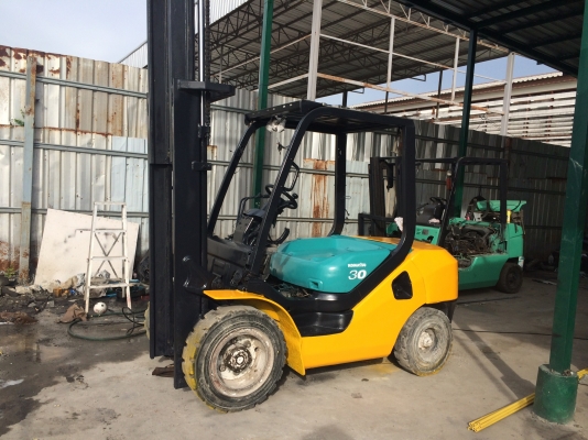 ขายถูกๆ!! Komatsu FD30-16T-400P ดีเซล3ตันเสาฟูลฟรี 4เมตร ขาย 320,000 บาท 094-426-7888 จะเด็ด ขายถูกๆ!! Komatsu FD30-16T-400P ดีเซล3ตันเสาฟูลฟรี 4เมตร ขาย 320,000 บาท 094-426-7888 จะเด็ด