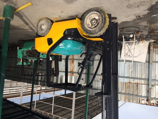 ขายถูกๆ!! Komatsu FD30-16T-400P ดีเซล3ตันเสาฟูลฟรี 4เมตร ขาย 320,000 บาท 094-426-7888 จะเด็ด ขายถูกๆ!! Komatsu FD30-16T-400P ดีเซล3ตันเสาฟูลฟรี 4เมตร ขาย 320,000 บาท 094-426-7888 จะเด็ด