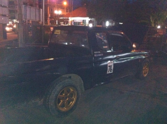 ขายรถกระบะมิตซู สตาด้า แคป สีน้ำเงินเข้มครับ เอาไว้นำเงิน เอาไว้ใช้งาน เครื่องดี อึดทนทาน เอาไปเลยเงินสด 40,000.-บาทครับ สนใจติดต่อ Gun Chiangmai 093-9319456