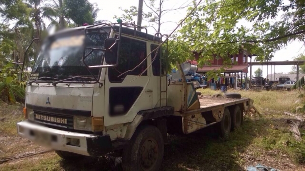 ขายรถบรรทุกสิบล้อเทเลอร์ Mitsubishi MA เครื่องเดิม 6d16 - 195 แรง 2 เพลา 6 เกียร์ตาราง เบรคใหญ่ ทะเบียนพร้อม