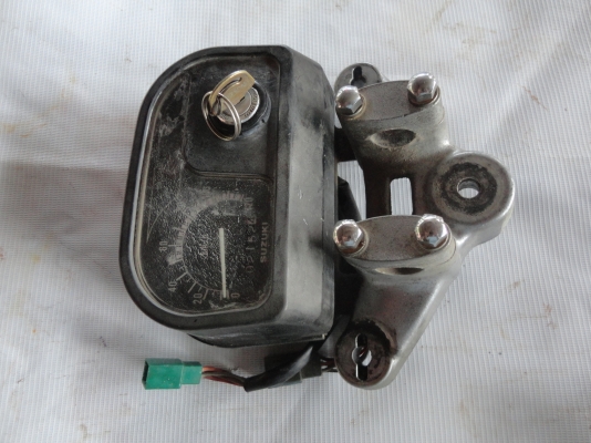 SUZUKI+ไมล์+กุญแจ+แผงคอ K-125 M.3-4 ใช้งานได้ สนใจ โทร.081-005-8785