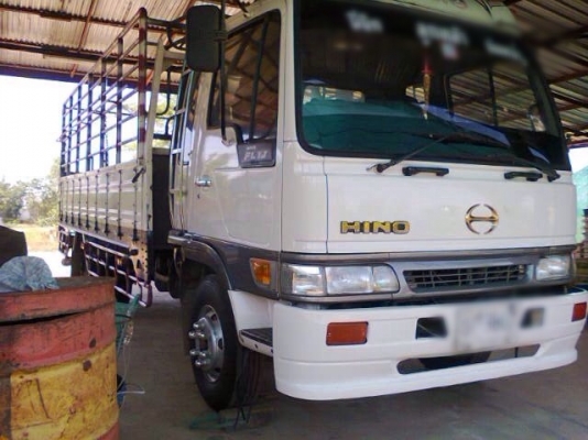 ขายรถบรรทุกหกล้อ Hino KR310 รถห้าง เครื่อง HO7C - 185 แรง ยาว 4.50 เมตร ยาง 8.25 ทะเบียนพร้อม
