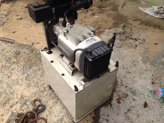 ขายปั้มน้ำมันไฮโดรลิค Nachi 5 HP. 220 V 3 สาย made in Japan พร้อมซาลีนอยวาล์ว 24 vdc มีออยคลูเลอร์ในตัว สภาพสวย อุปกรณ์ครบ พร้อมใช้งาน